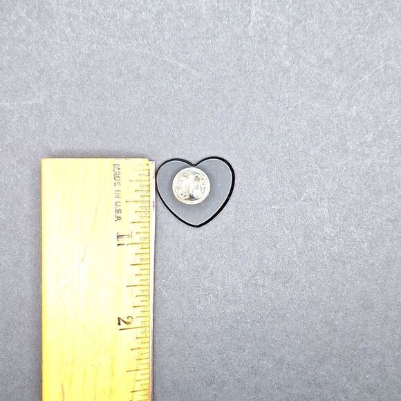 Abstract multicolor heart shape enamel pin fashion accessory - Picture 3 of 3